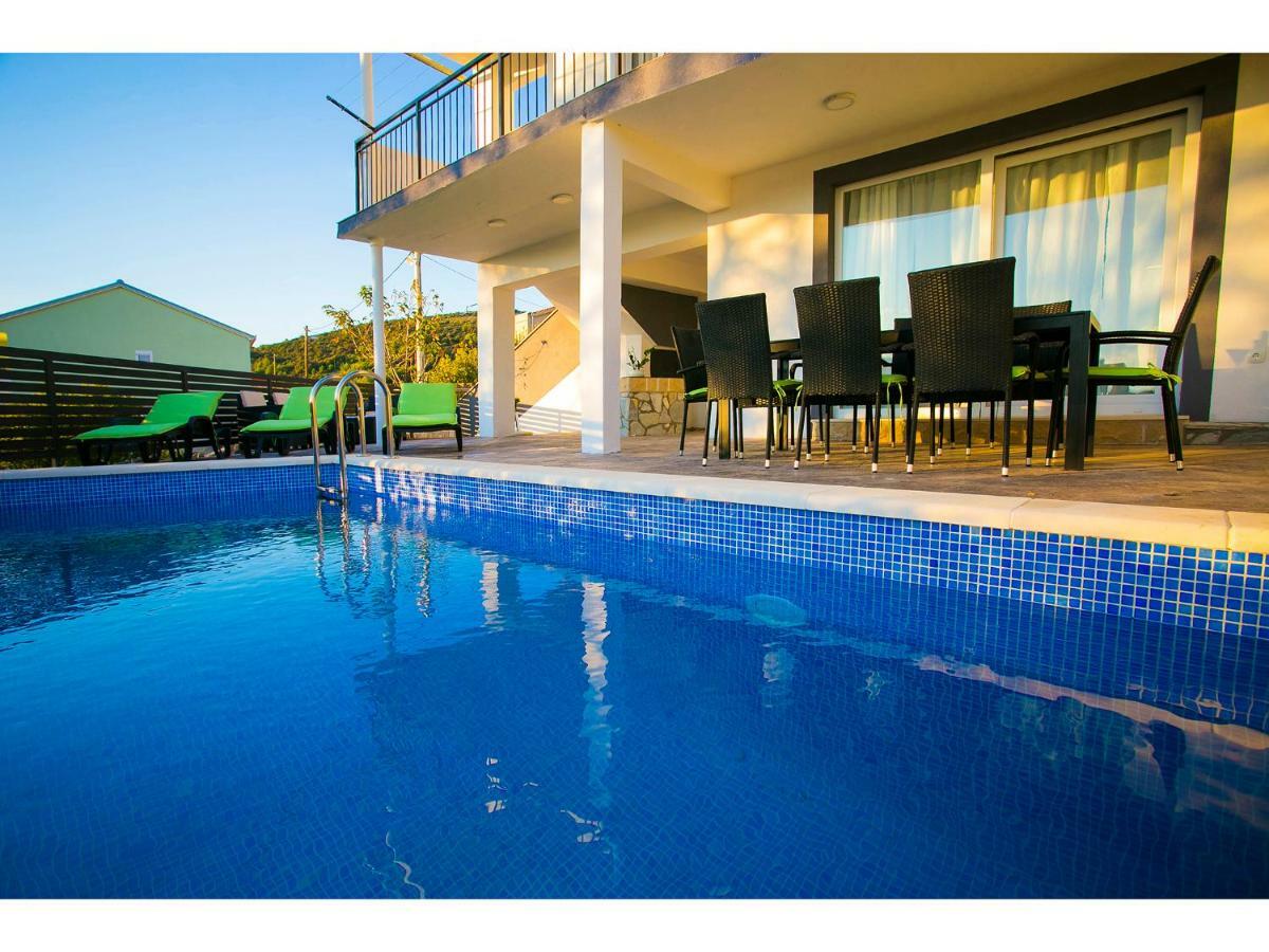 Villa Croatia Sea View With Heated Pool Vinisce Exterior photo