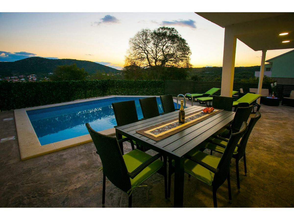 Villa Croatia Sea View With Heated Pool Vinisce Exterior photo