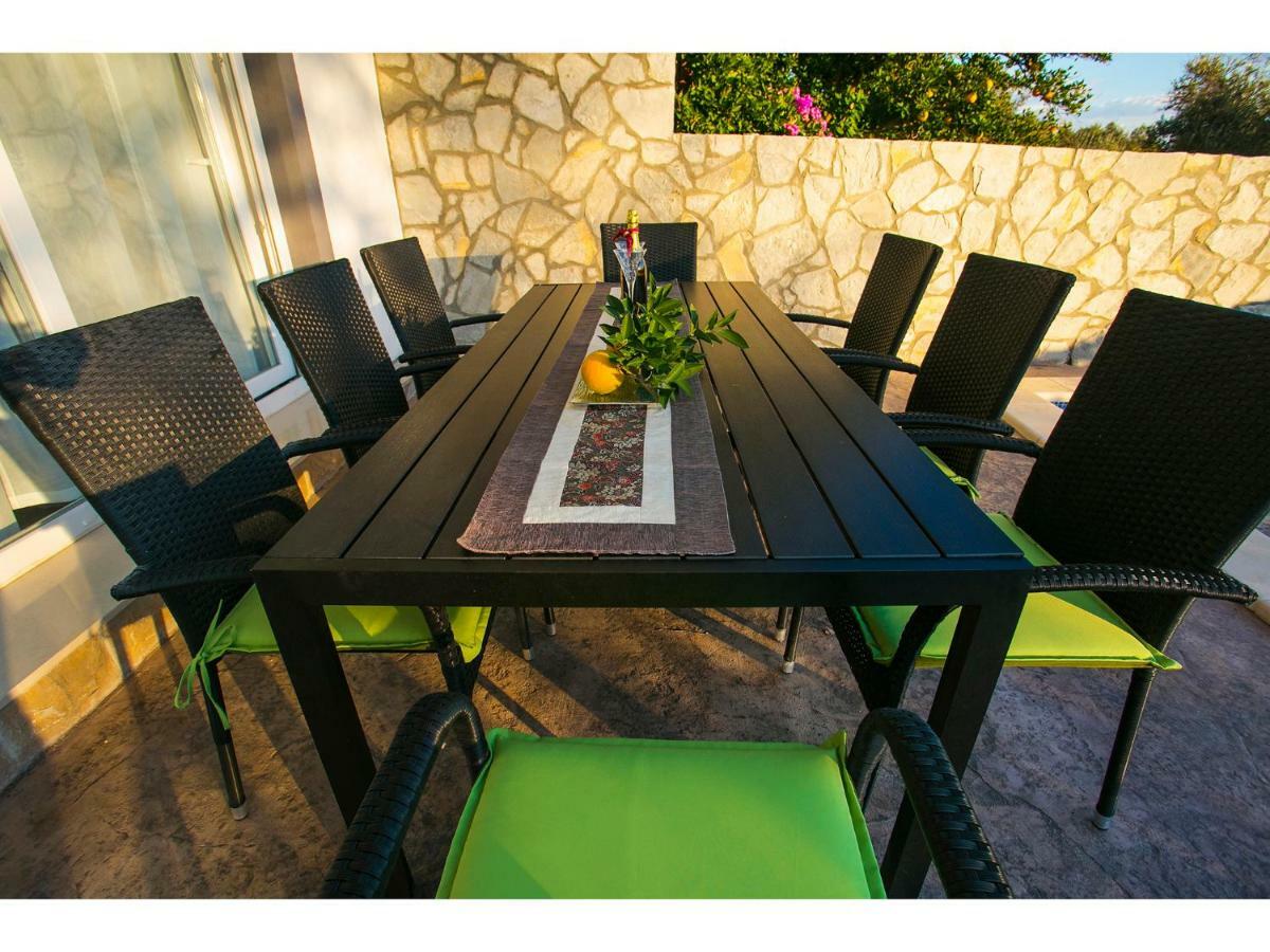 Villa Croatia Sea View With Heated Pool Vinisce Exterior photo
